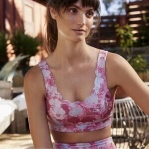 Anthropologie Daily Practice Pink Floral Scalloped scoop neck Sports Bra stretch